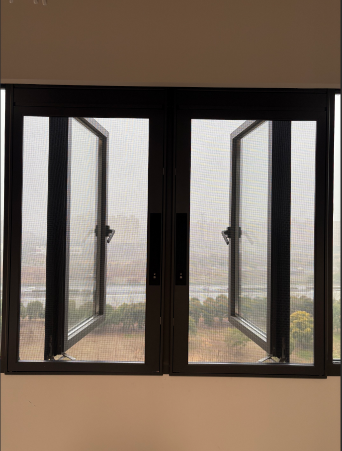 上海匯福家園健康里老房翻新**：韋柏口袋平開防護紗窗，安全通透一步到位